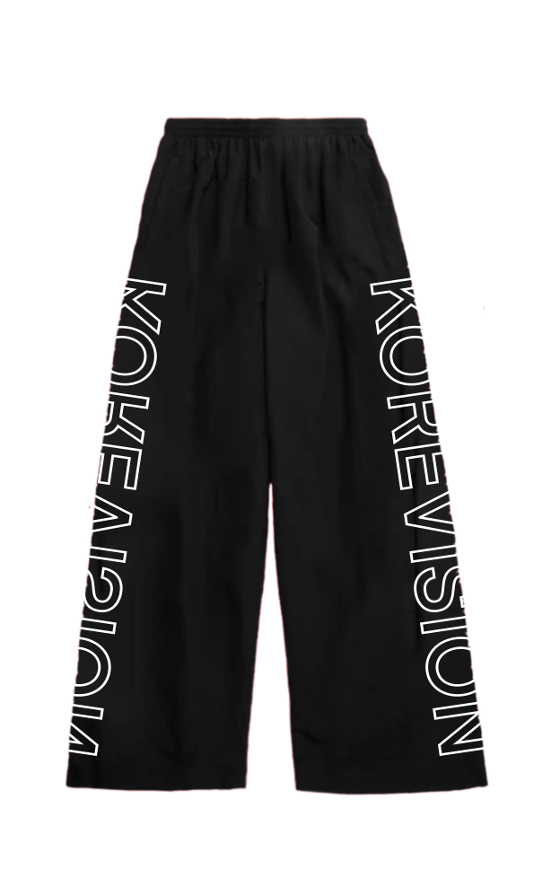 BLACK TRACKPANTS